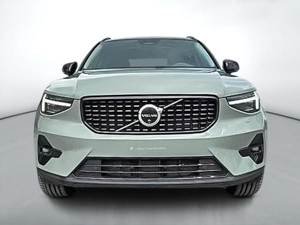 2024 Volvo XC40 B5 ULTIMATE AWD DARK THEME-1