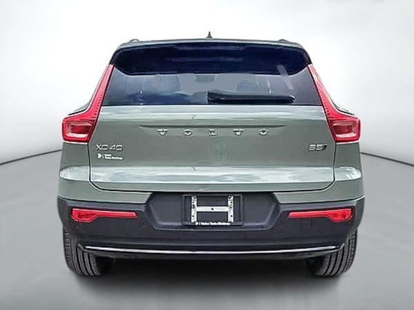 2024 Volvo XC40 B5 ULTIMATE AWD DARK THEME-5