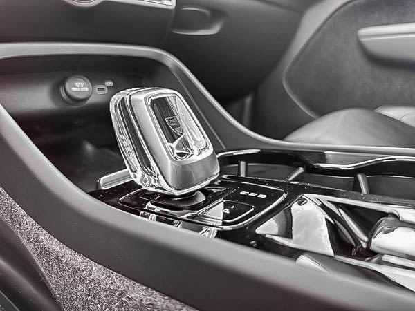 2024 Volvo XC40 B5 ULTIMATE AWD DARK THEME-15