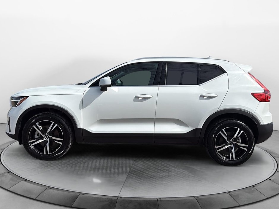 2025 Volvo XC40 B5 CORE AWD-7