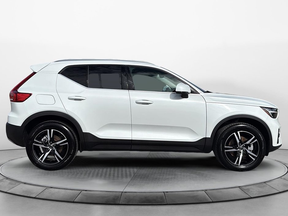 2025 Volvo XC40 B5 CORE AWD-3