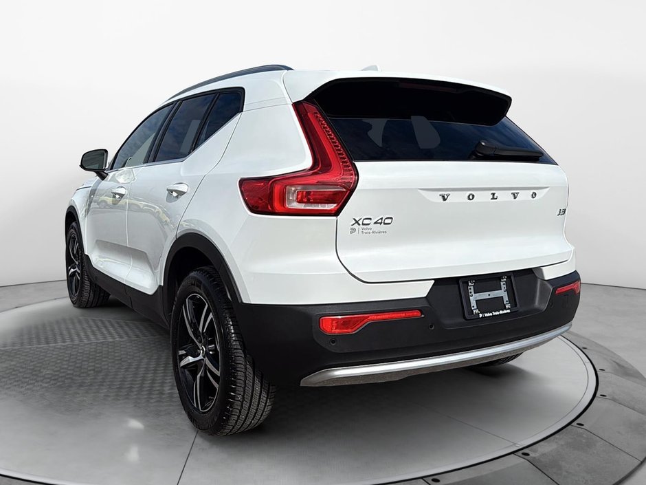 2025 Volvo XC40 B5 CORE AWD-6