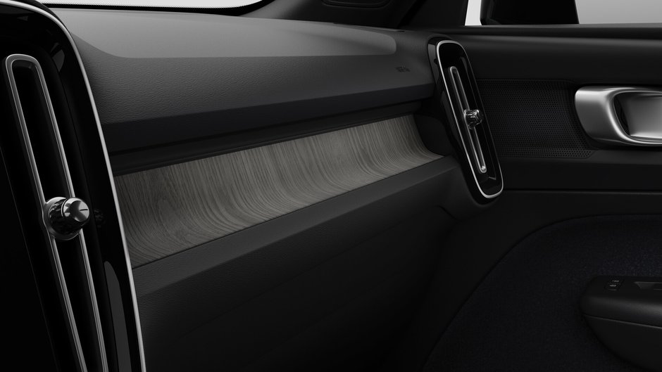 2026 Volvo XC40 Plus Dark Theme-8