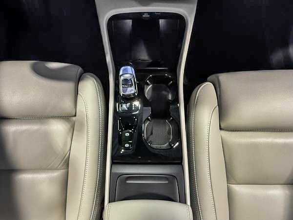 2026 Volvo XC40 B5 PLUS DARK THEME-23