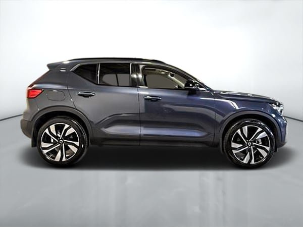 2026 Volvo XC40 B5 PLUS DARK THEME-1