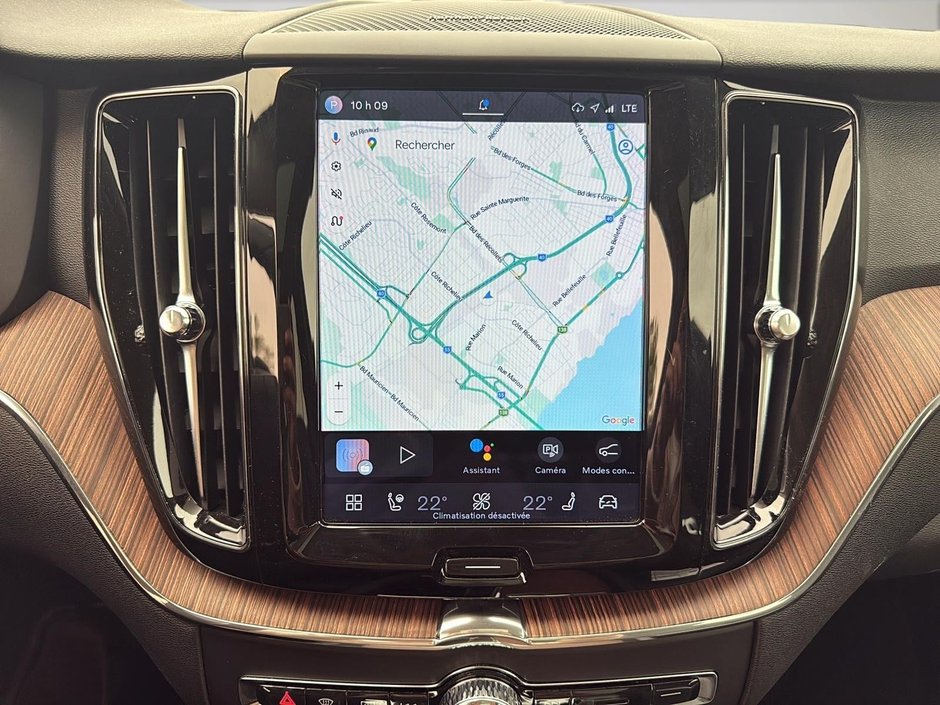 2023 Volvo XC60 Recharge T8 PLUS AWD PHEV // POLESTAR OPTIMISATION-17
