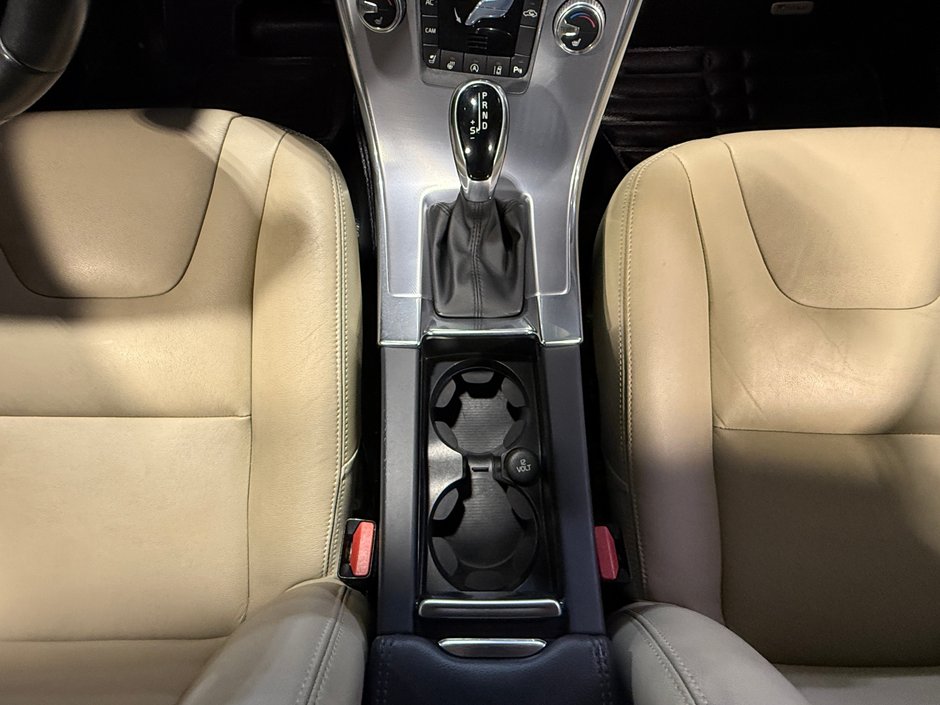 2017 Volvo XC60 T5 SPECIAL EDITION AWD-23