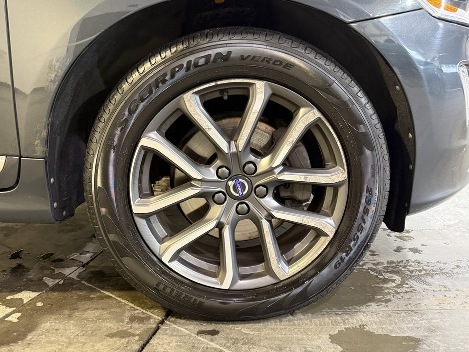 2017 Volvo XC60 T5 SPECIAL EDITION AWD-10