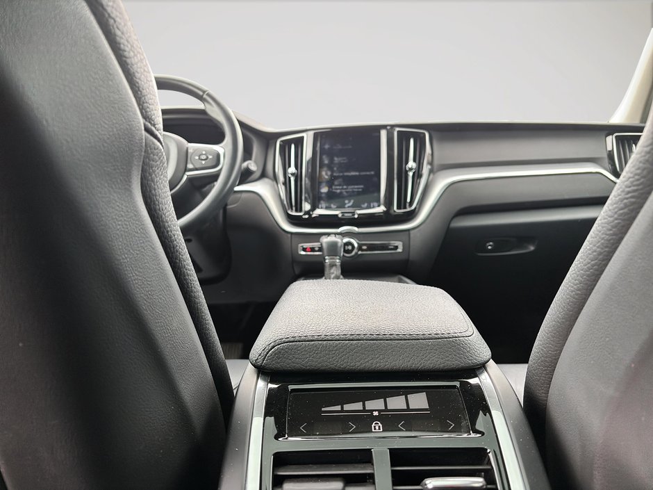 2019 Volvo XC60 T6 MOMENTUM AWD-10