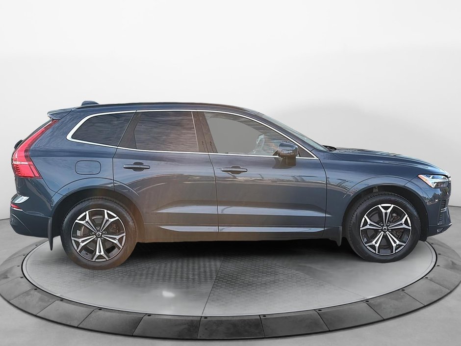 Volvo XC60 B6 MOMENTUM // PREMIUM PACK 2022-5