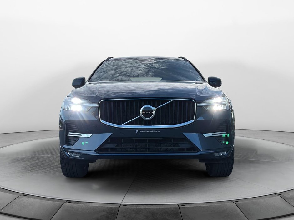 Volvo XC60 B6 MOMENTUM // PREMIUM PACK 2022-1