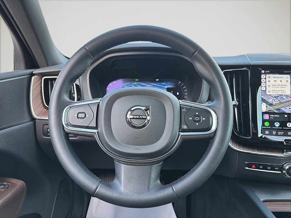 Volvo XC60 B6 MOMENTUM // PREMIUM PACK 2022-12