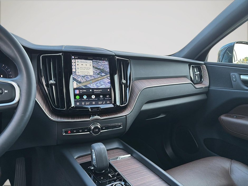 Volvo XC60 B6 MOMENTUM // PREMIUM PACK 2022-13