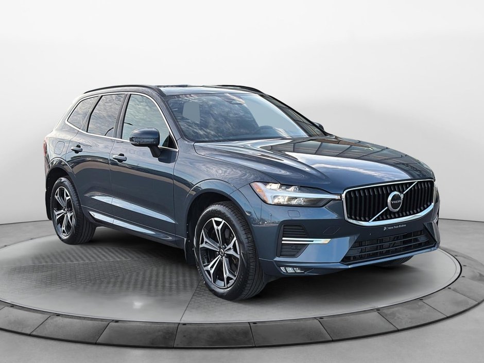 Volvo XC60 B6 MOMENTUM // PREMIUM PACK 2022-0