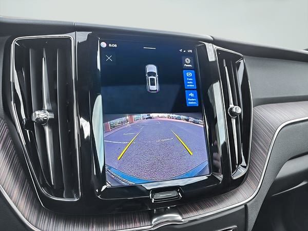 2022 Volvo XC60 B6 MOMENTUM // PREMIUM PACK-18