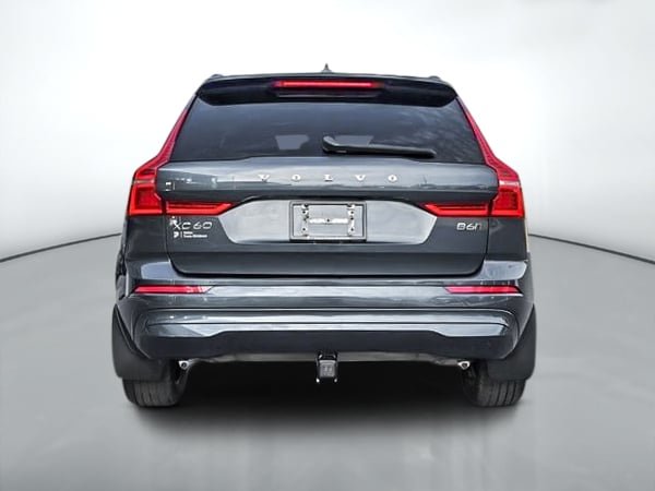2022 Volvo XC60 B6 MOMENTUM // PREMIUM PACK-3