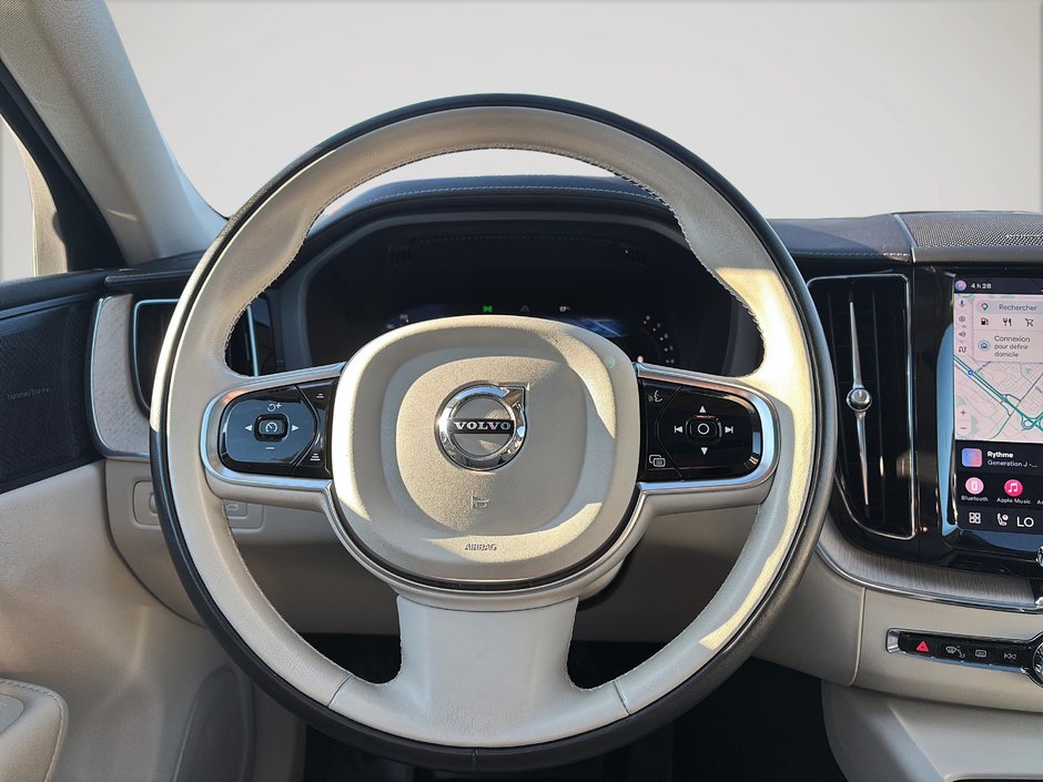 2022 Volvo XC60 B6 INSCRIPTION AWD-13