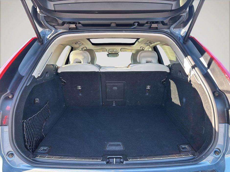 2022 Volvo XC60 B6 INSCRIPTION AWD-15