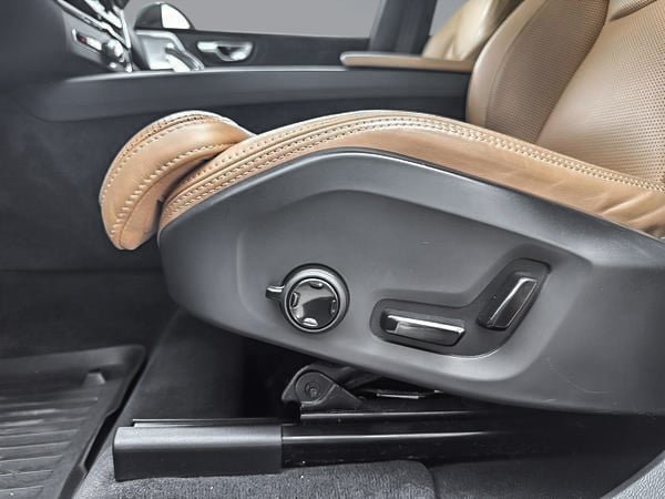 Volvo XC60 B5 ULTIMATE AWD DARK THEME 2024-10