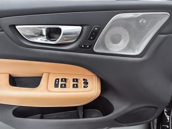 Volvo XC60 B5 ULTIMATE AWD DARK THEME 2024-11
