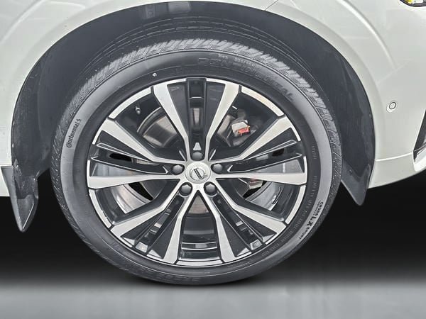 Volvo XC60 B5 PLUS AWD // DARK THEME 2024-6