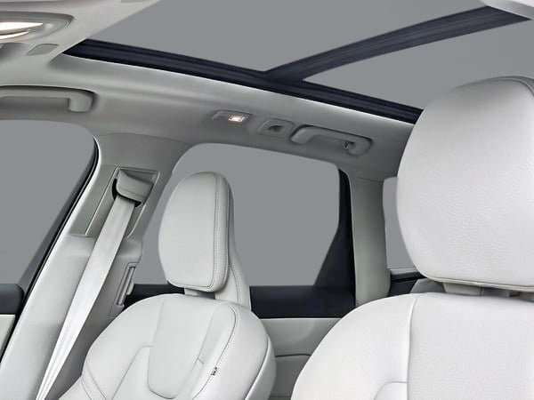 Volvo XC60 B5 PLUS AWD // DARK THEME 2024-8