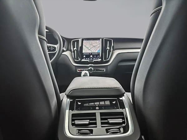 Volvo XC60 B5 ULTIMATE AWD DARK THEME 2024-12