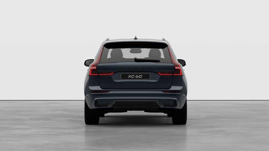 2027 Volvo XC60 Plus Black Edition-5
