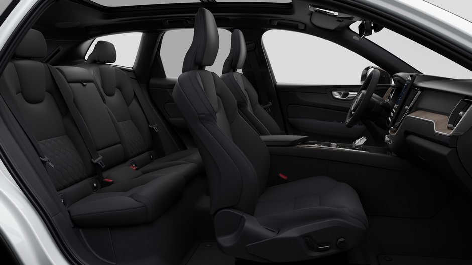 Volvo XC60 Plus Dark Theme 2027-12