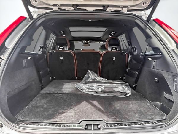 2025 Volvo XC90 B6 ULTRA AWD // 7 PLACES-18