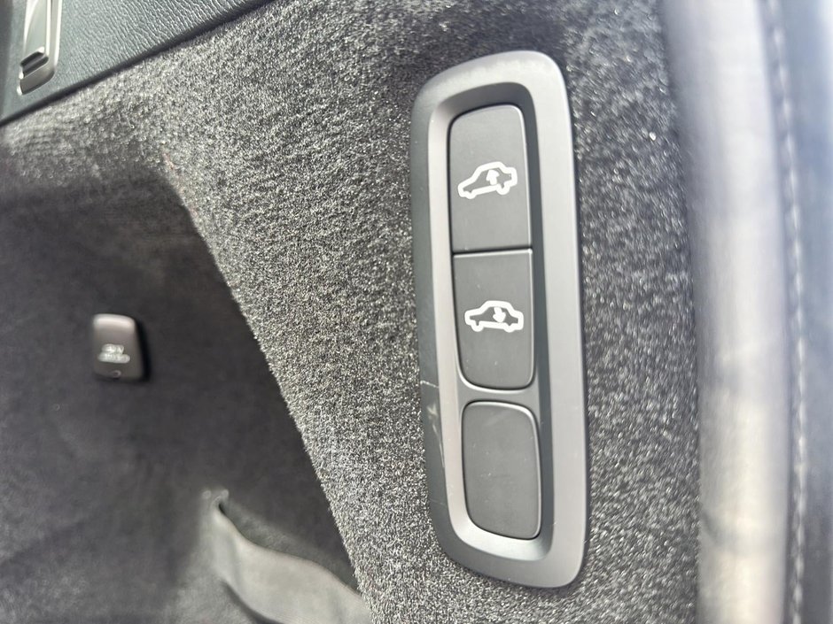 2025 Volvo XC90 B6 ULTRA AWD // 7 PLACES-19