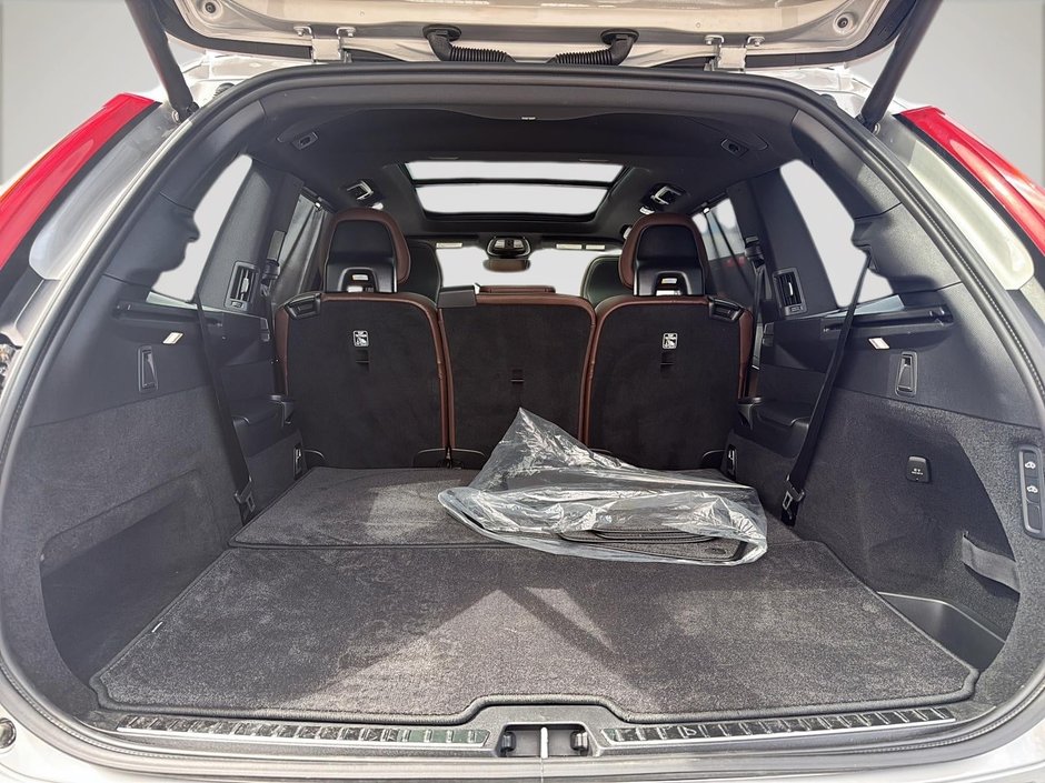 2025 Volvo XC90 B6 ULTRA AWD // 7 PLACES-18