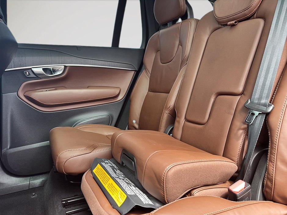 2025 Volvo XC90 B6 ULTRA AWD // 7 PLACES-14