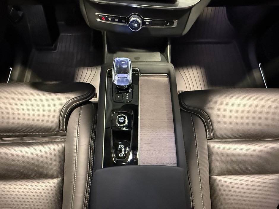2026 Volvo XC90 B6 ULTRA AWD // 7 PLACES-23