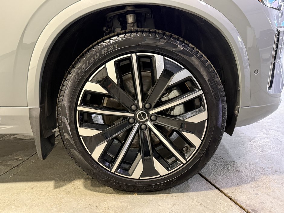 2026 Volvo XC90 B6 ULTRA AWD // 7 PLACES-10