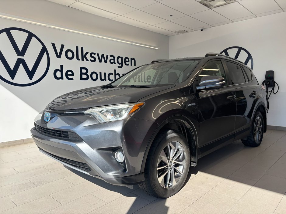 2018 Toyota RAV4 HYBRIDE XLE in Boucherville, Quebec - w940px