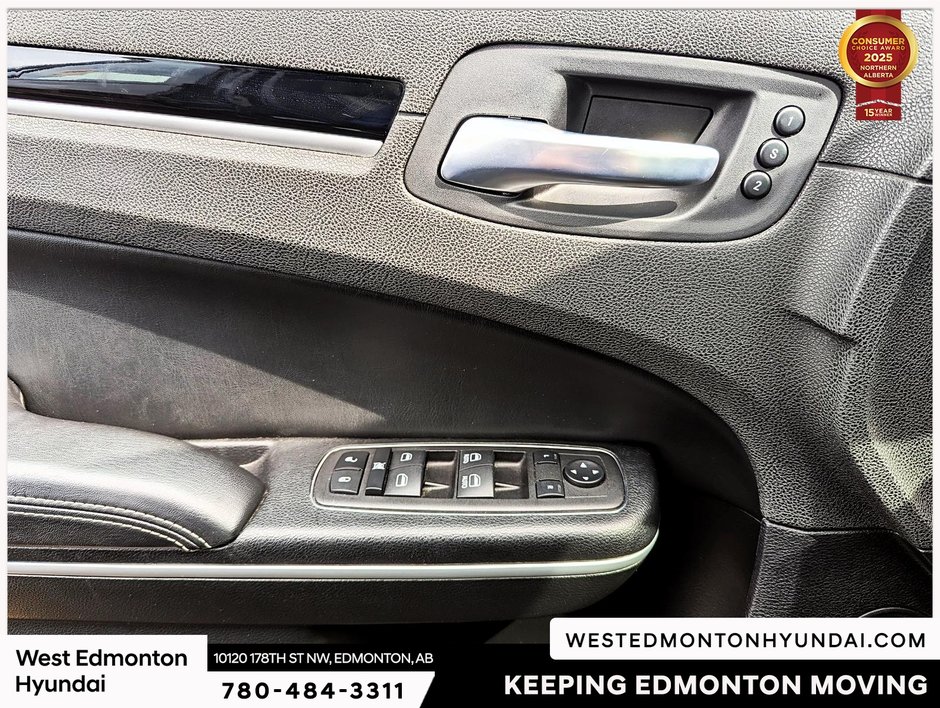 2023 Chrysler 300 Touring-5