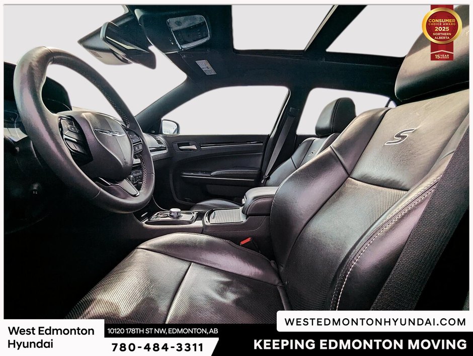 2023 Chrysler 300 Touring-13