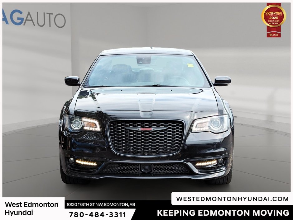 2023 Chrysler 300 Touring-3