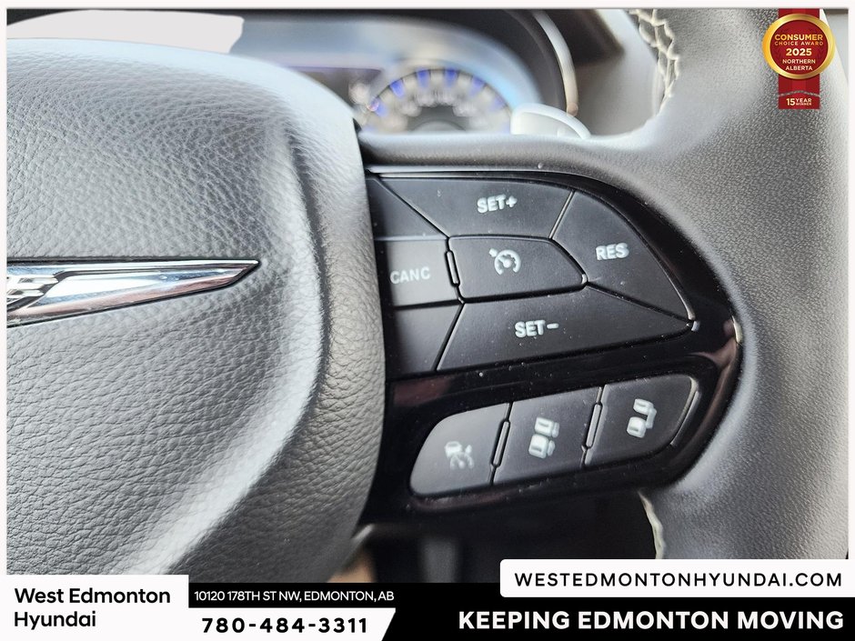 2023 Chrysler 300 S-26