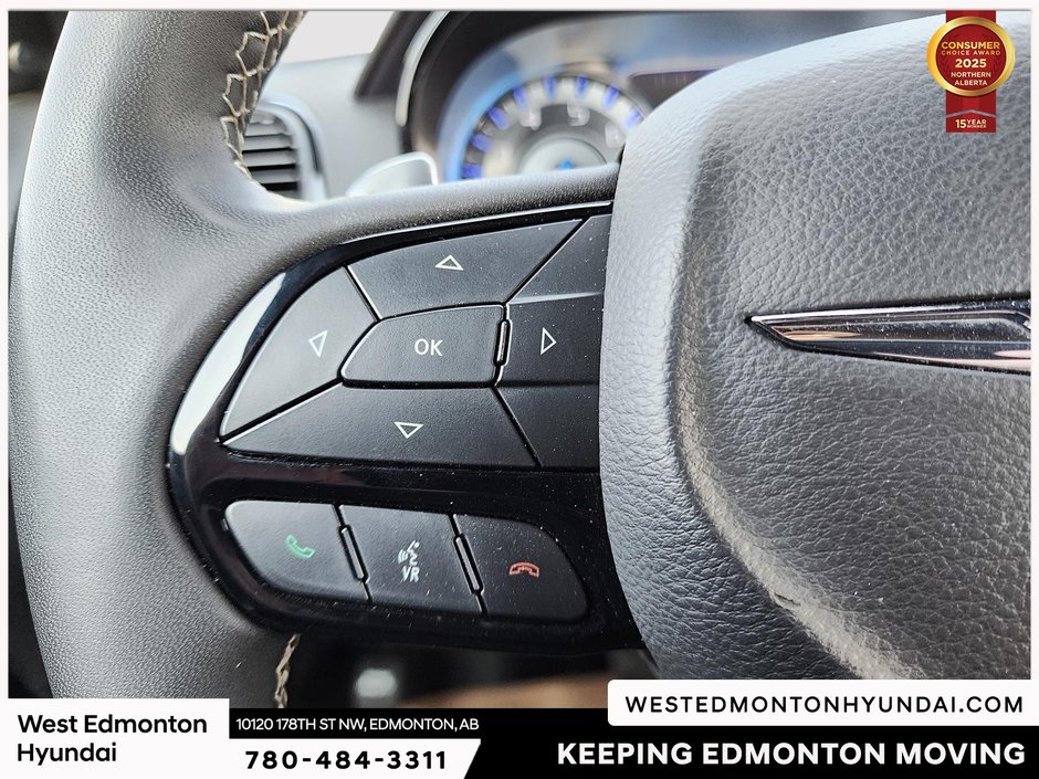 2023 Chrysler 300 S-25