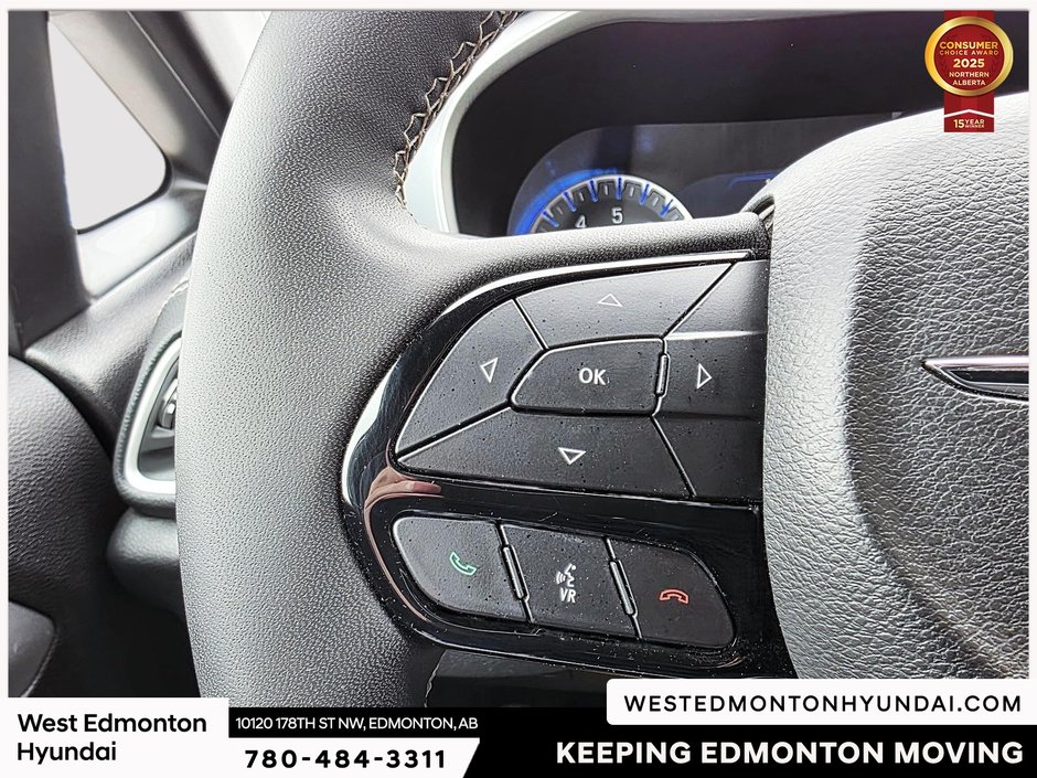 2022 Chrysler Pacifica Touring-21