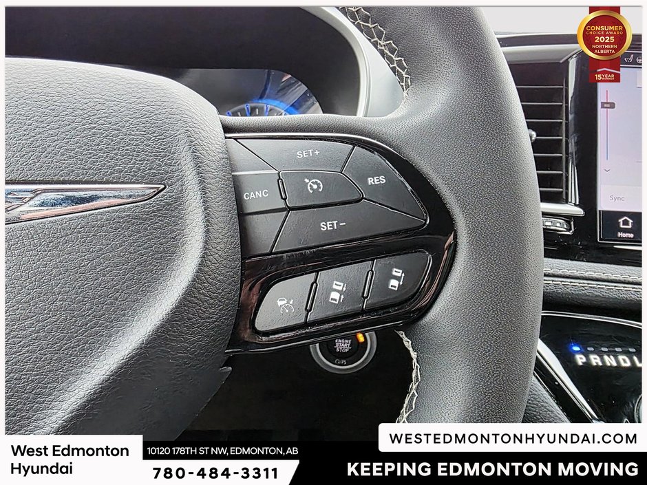 2023 Chrysler Pacifica Touring-L-13
