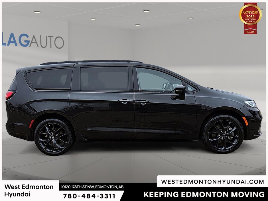 2023 Chrysler Pacifica Touring-L-9