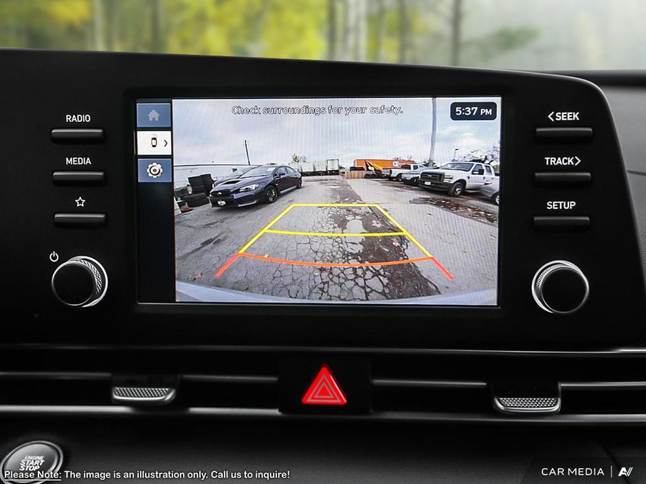 2024 Hyundai Elantra Luxury Two-Tone Interior-20