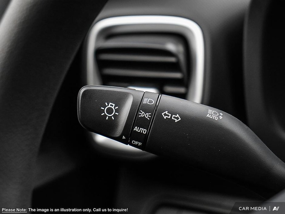 2025 Hyundai Venue Essential Two-tone-24