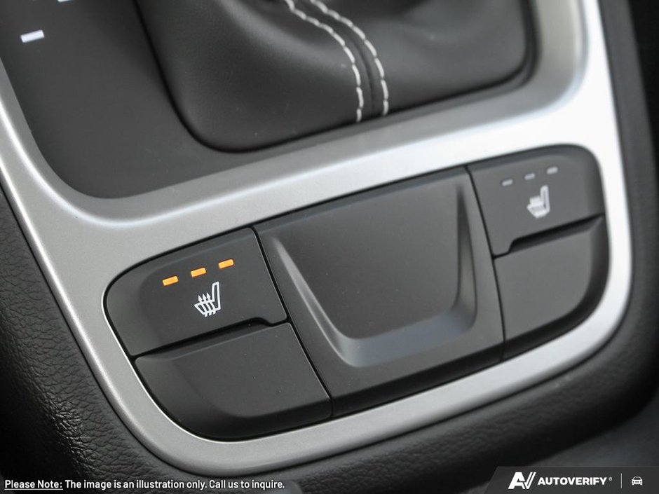 2026 Hyundai Venue Essential Two-tone-22