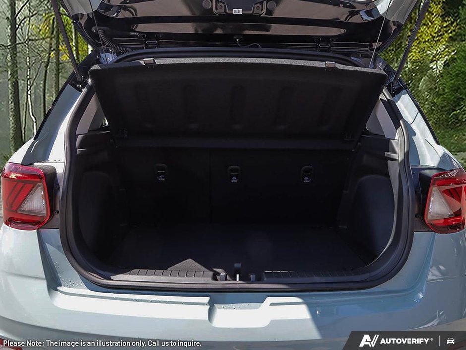 2026 Hyundai Venue Essential Two-tone-6