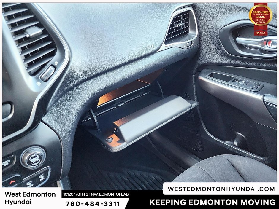 2019 Jeep Cherokee Sport-30