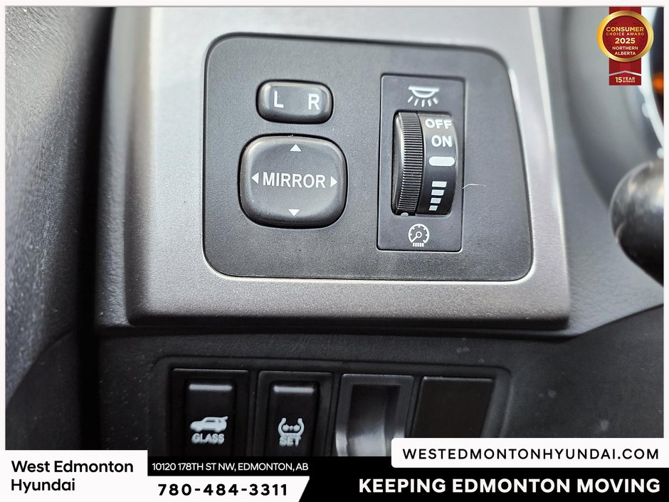 2005 Pontiac Vibe Base-13